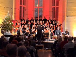 Ensemble in der Frontansicht