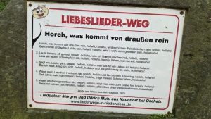 Text "Horch was kommt von draußen rein"